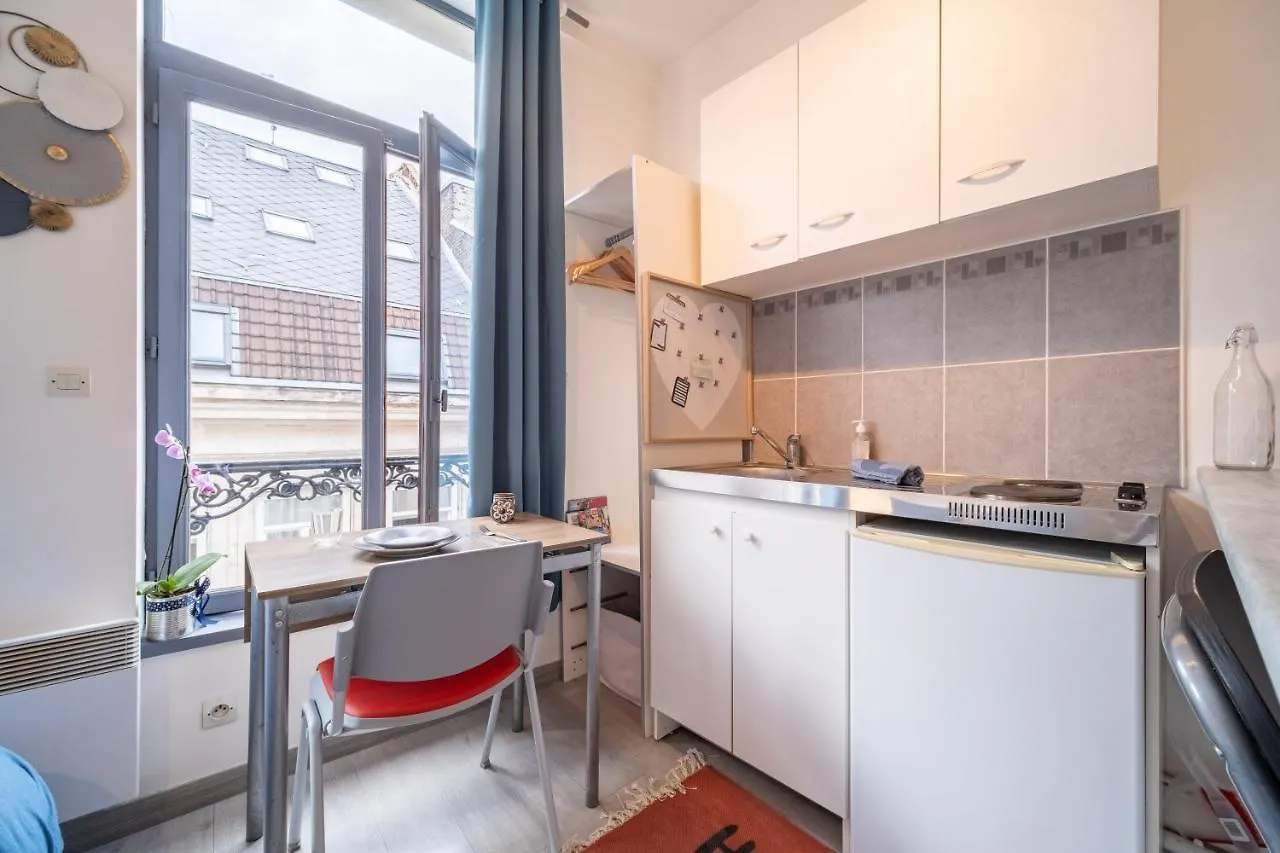 Tiptop Studio Lille 0*,